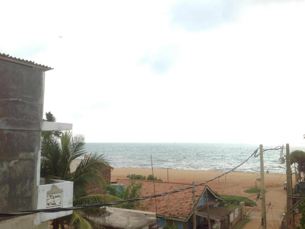 Araliya Blue Beach View Hotel Kudapaduwa Ngoại thất bức ảnh
