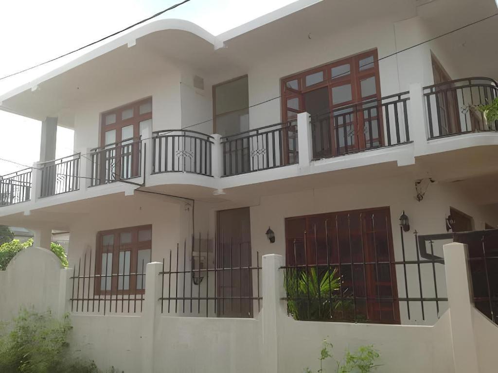 Araliya Blue Beach View Hotel Kudapaduwa Ngoại thất bức ảnh