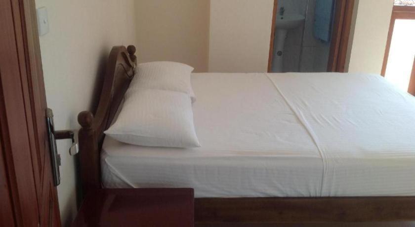 Araliya Blue Beach View Hotel Kudapaduwa Ngoại thất bức ảnh
