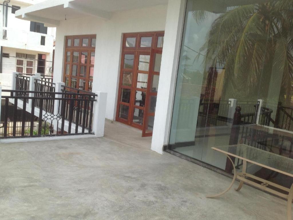 Araliya Blue Beach View Hotel Kudapaduwa Ngoại thất bức ảnh