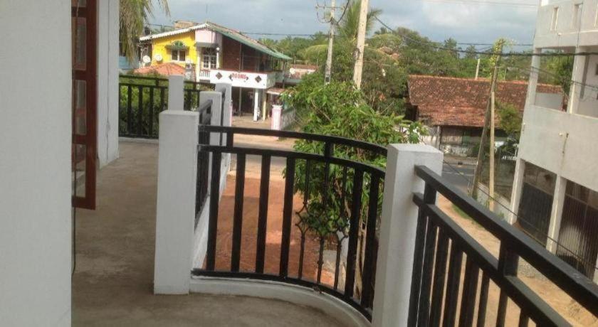 Araliya Blue Beach View Hotel Kudapaduwa Ngoại thất bức ảnh