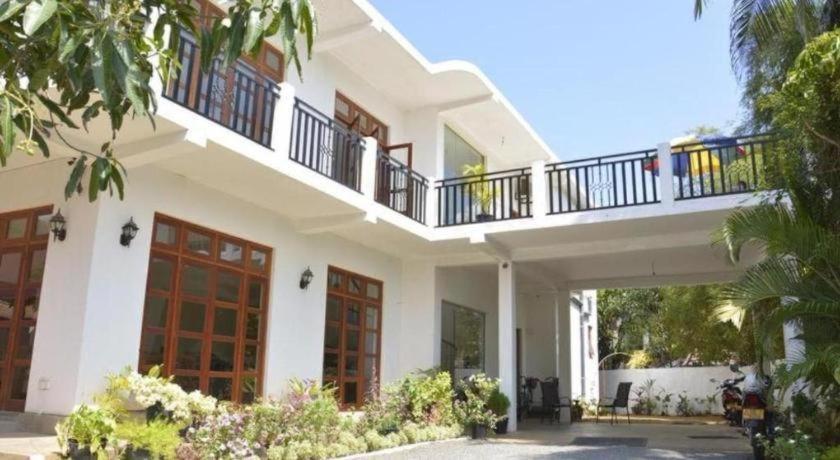 Araliya Blue Beach View Hotel Kudapaduwa Ngoại thất bức ảnh